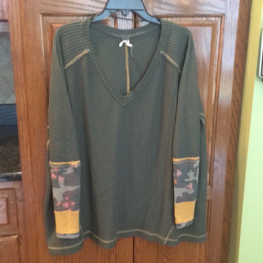 Free people top size small